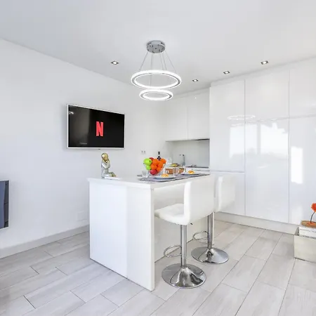 Appartement Vivi Homes - Pulpo Pool, Balcony & Sea View